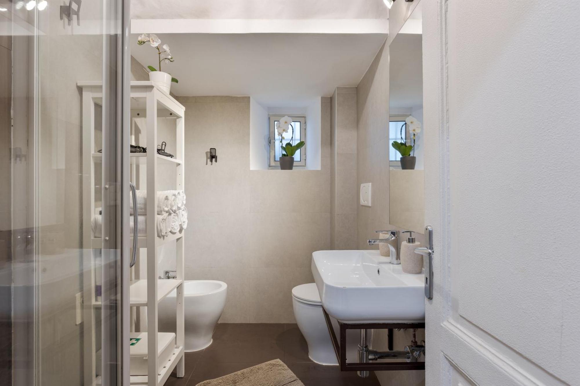 Urbana Colosseum Apartment *